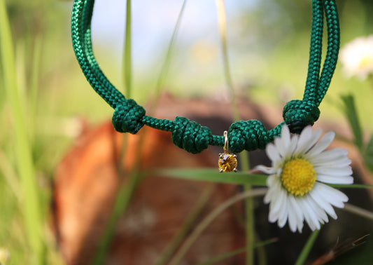 Paracord Charm in Oro e Pietre Preziose